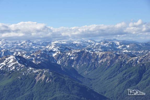 A bela vista que se tem do alto do Cerro Falkner, no Parque Lanin, na região de San Martín de Los Andes, na Argentina